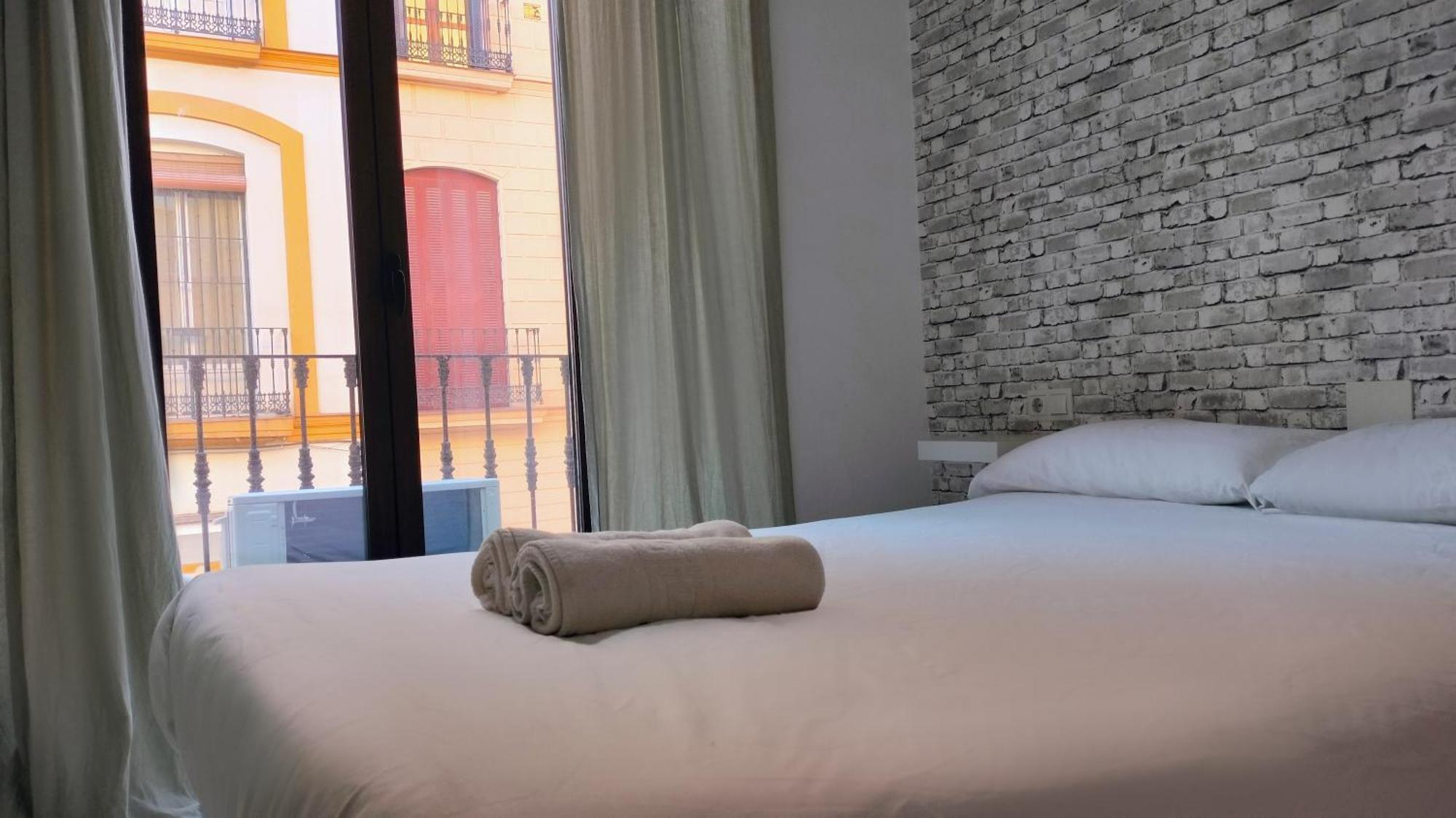 Apartamento En Sevilla Centro Con Vistas A La Plaza Alameda De Hercules - Hasta 7 Personas Exterior photo
